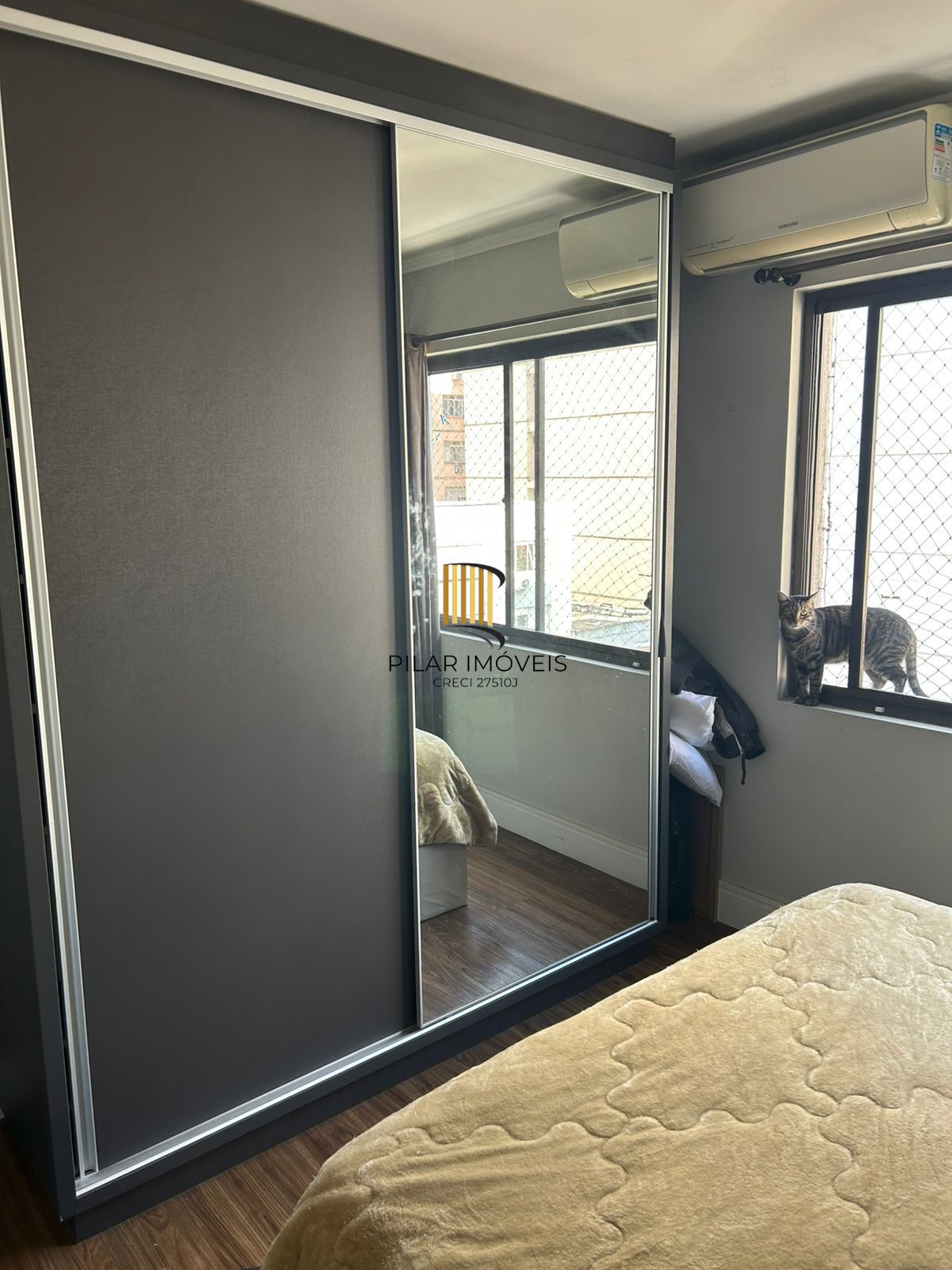 **Apartamento Semi-mobiliado,Sacada no Centro Histórico de Porto Alegre**