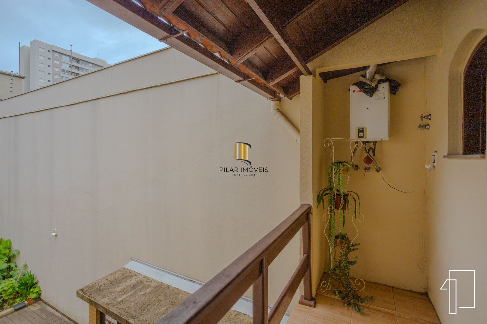 Oportunidade sobrado 2/3 pisos com 21D e 19 suítes - Jdm Botânico - P. Alegre.