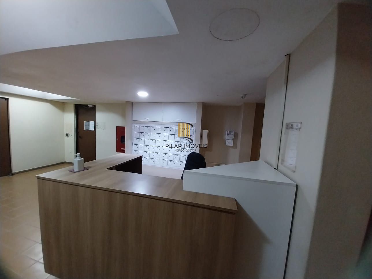 Excelente apartamento, Centro Histórico, de frente, andar alto.