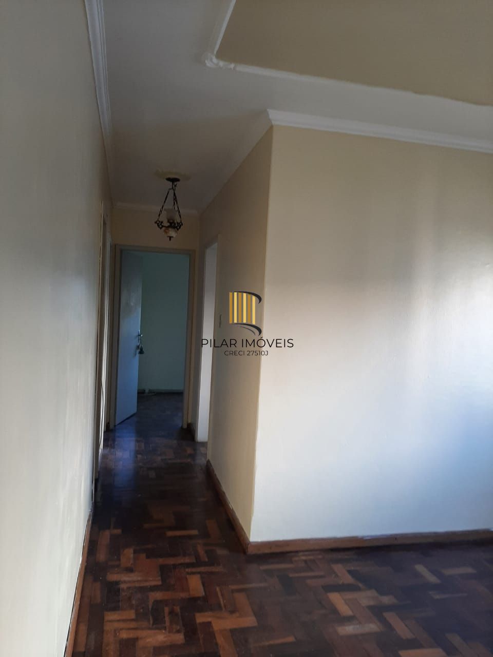 Apartamento de 3 quartos e vaga de garagem rotativa no Bairro Cristal em Porto Alegre/RS