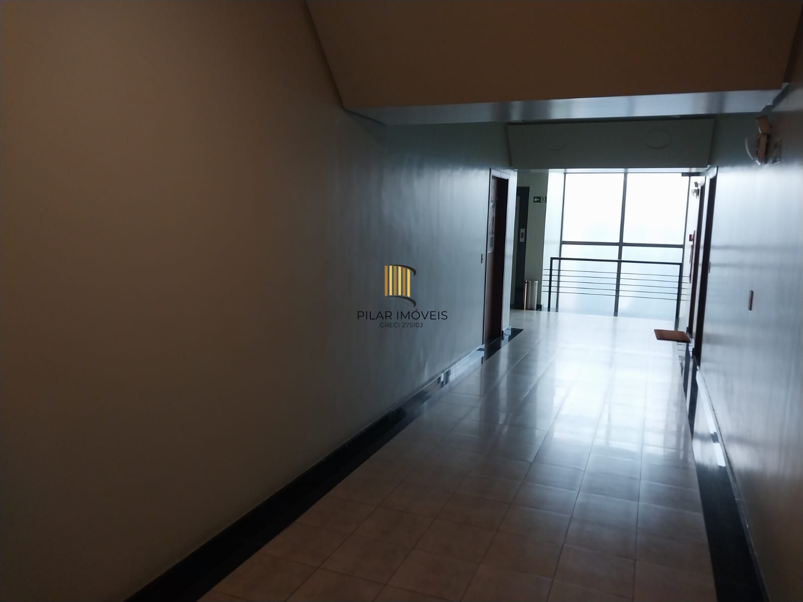 Excelente Conjunto Comercial com BOX, Zona dos Tribunais.