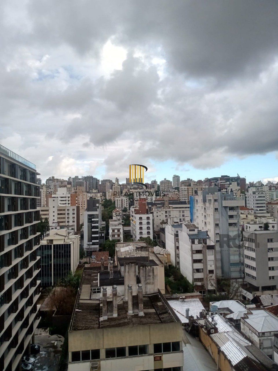 Apartamento 3 dormitórios ao lado da Tok Stok da Rua 24 de Outubro,com box