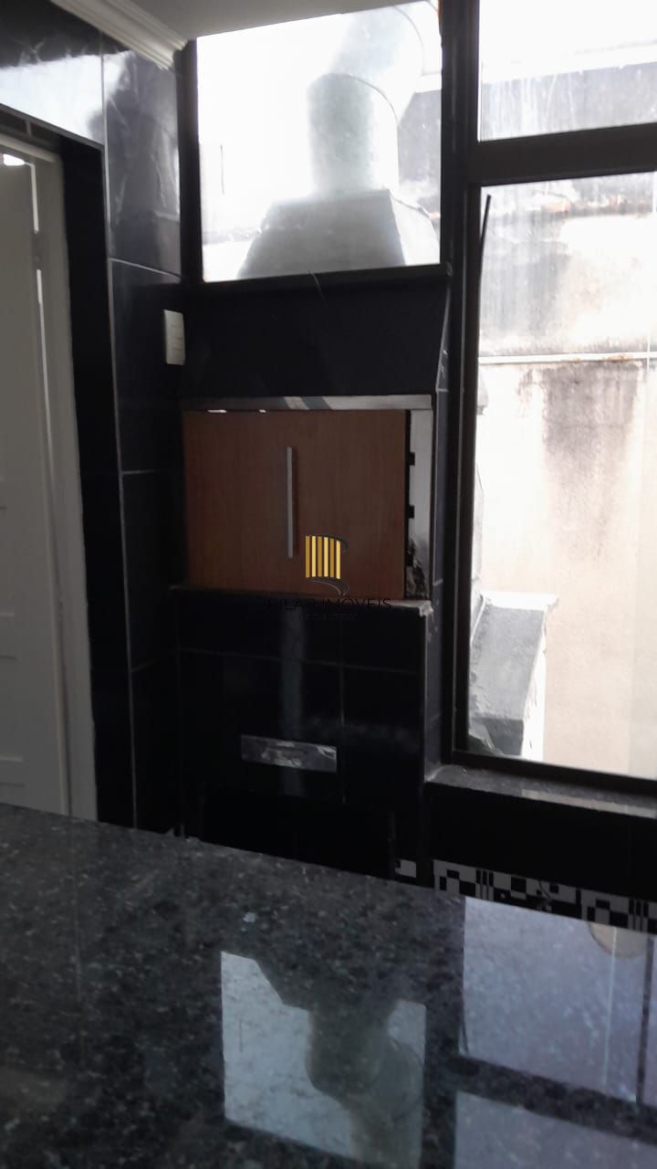 Amplo apartamento de frente de 2 quartos,com sacada,churrasqueira na cozinha