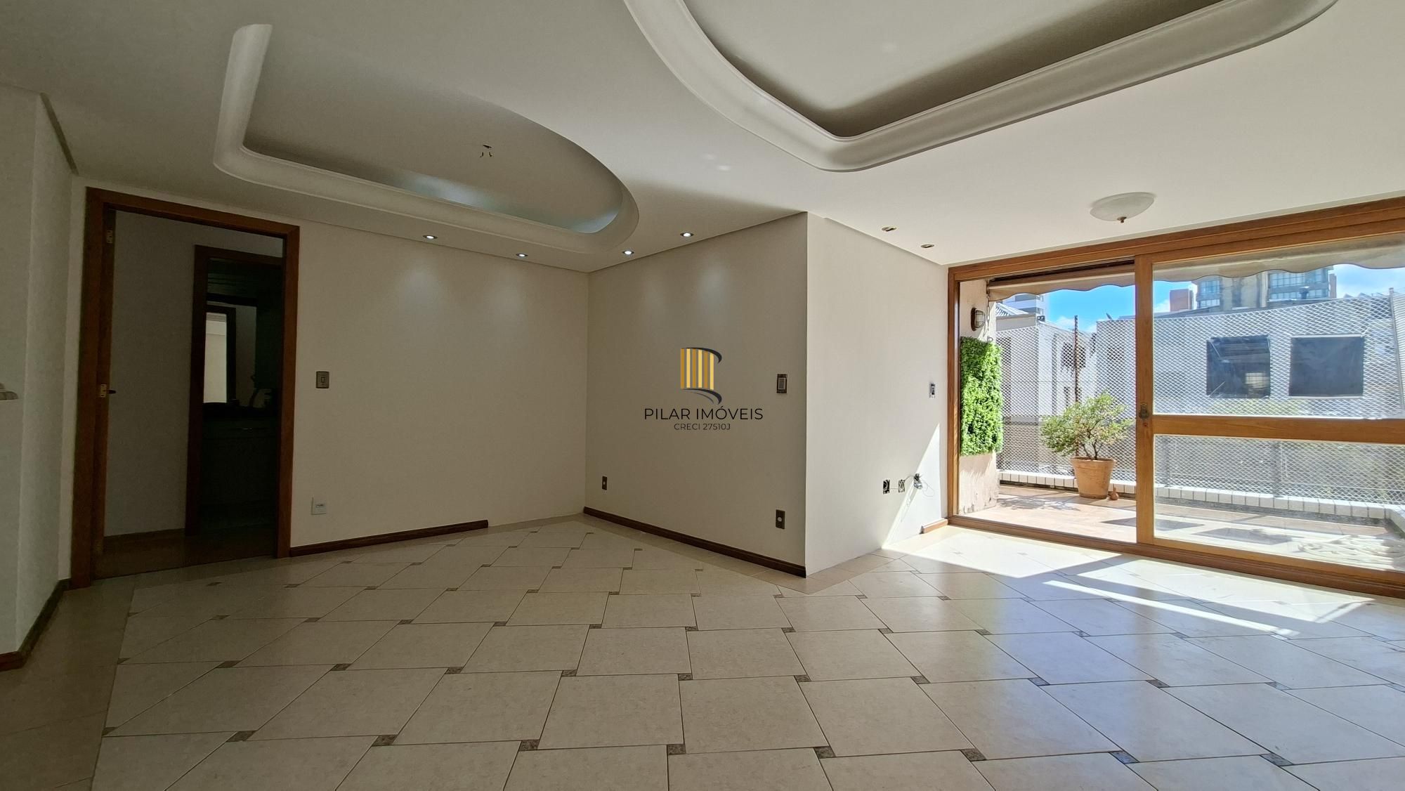 Apartamento com sacada e suite