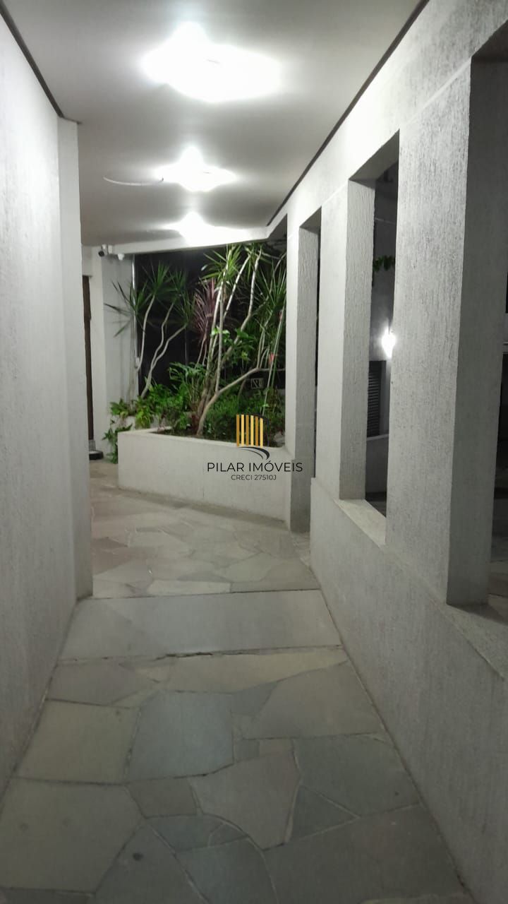 **Apartamento Semi-mobiliado,Sacada no Centro Histórico de Porto Alegre**