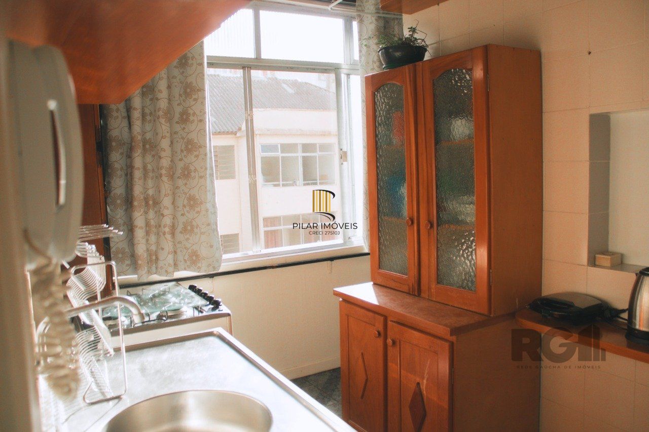 Apartamento 2 dormitórios,na república,próximo Rua Lima e Silva