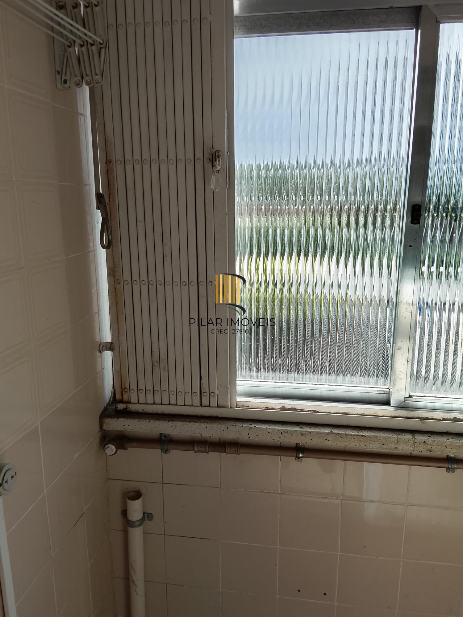 Ótimo apartamento 1D, desocupado na Medianeira, preço atrativo.