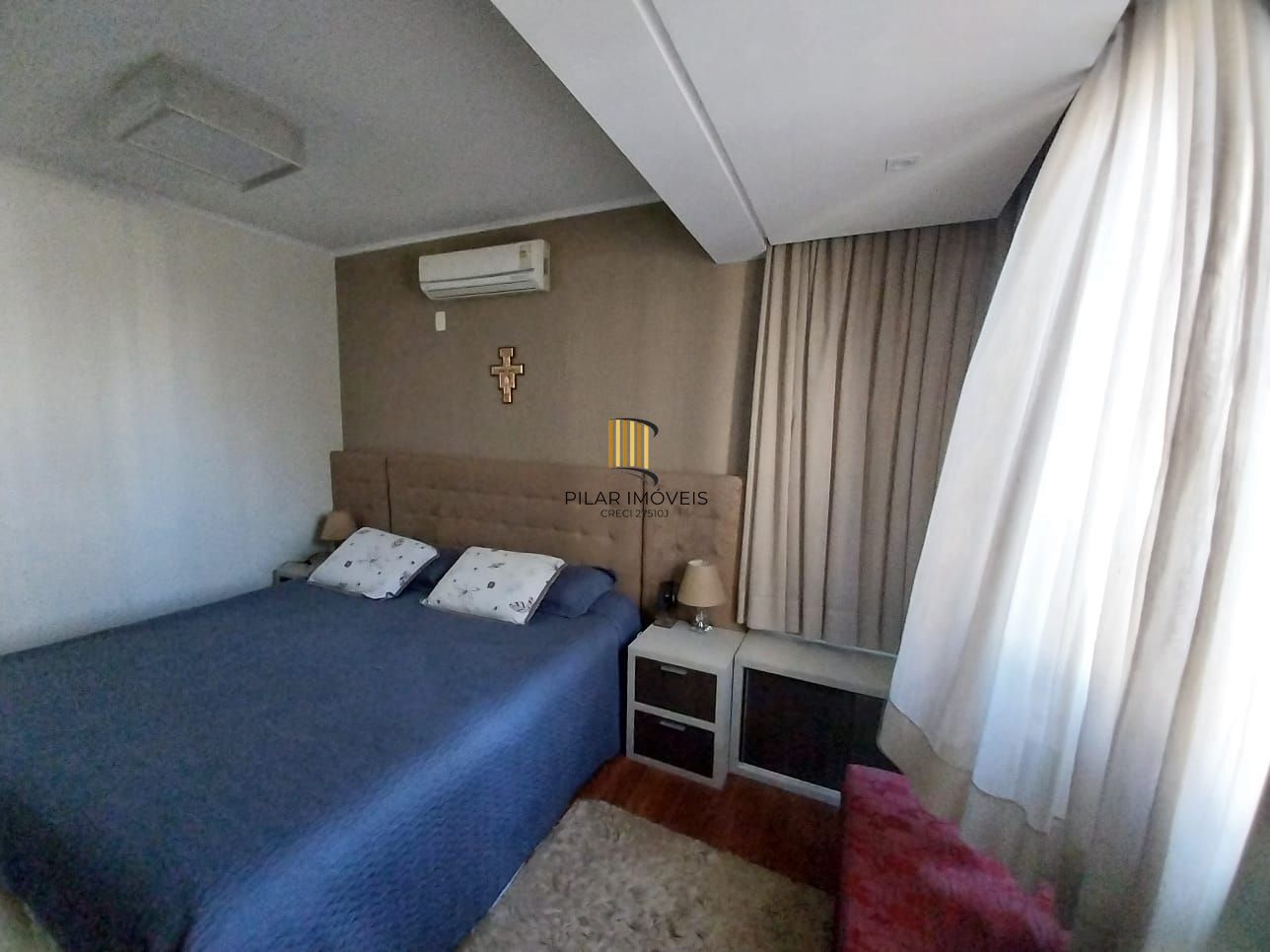 Excelente apartamento, BOX duplo, Cidade Baixa, 3D, 1 suite, semimobiliado, sala de jantar e 2 salas de estar, lareira e churrasqueira. 2 banheiros.