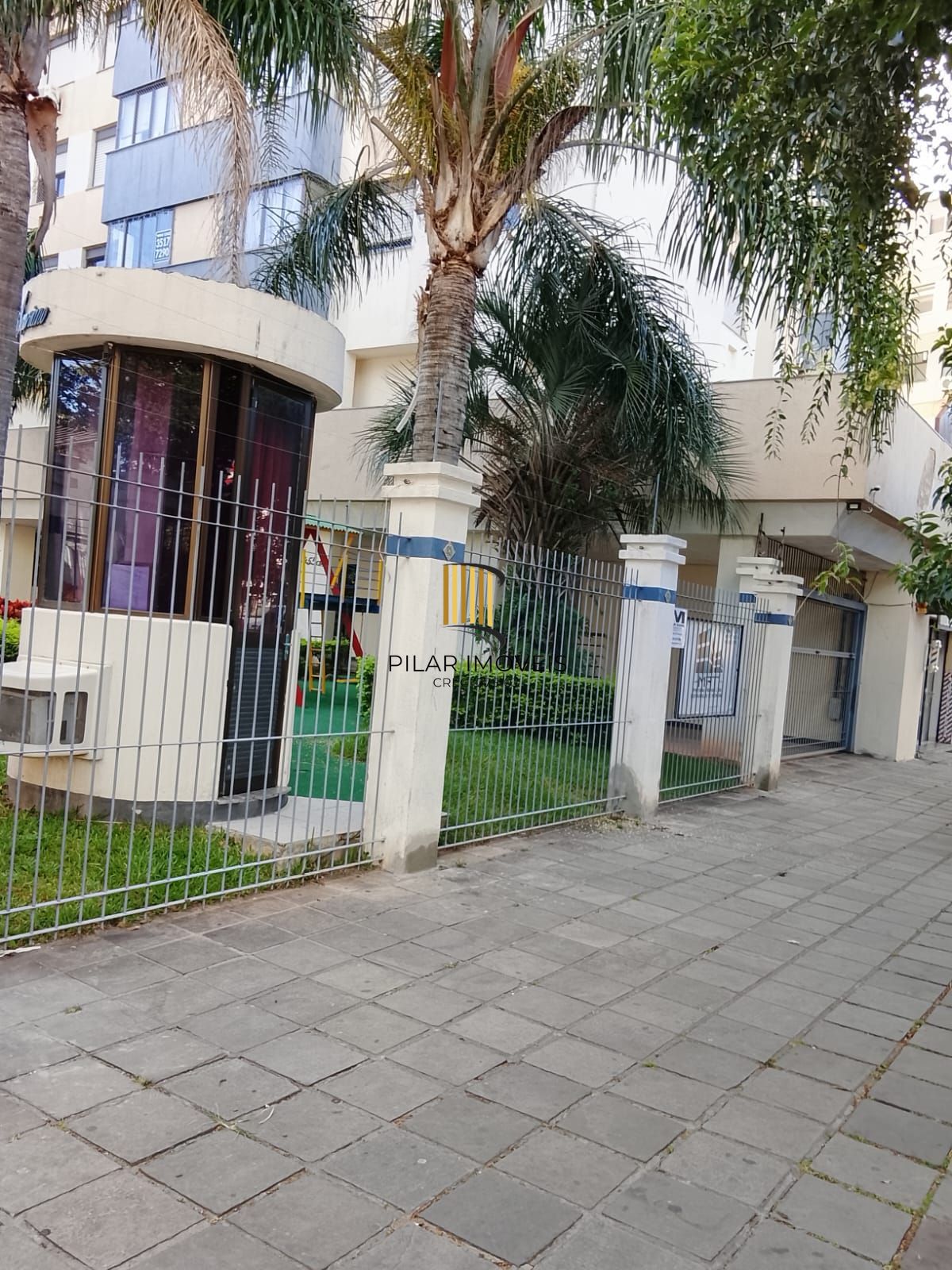 Excelente Apartamento 3D, transformado em 2D, closet mobiliado c/ vaga - Cidade Baixa - Preço Atrativo - Pilar Imóveis