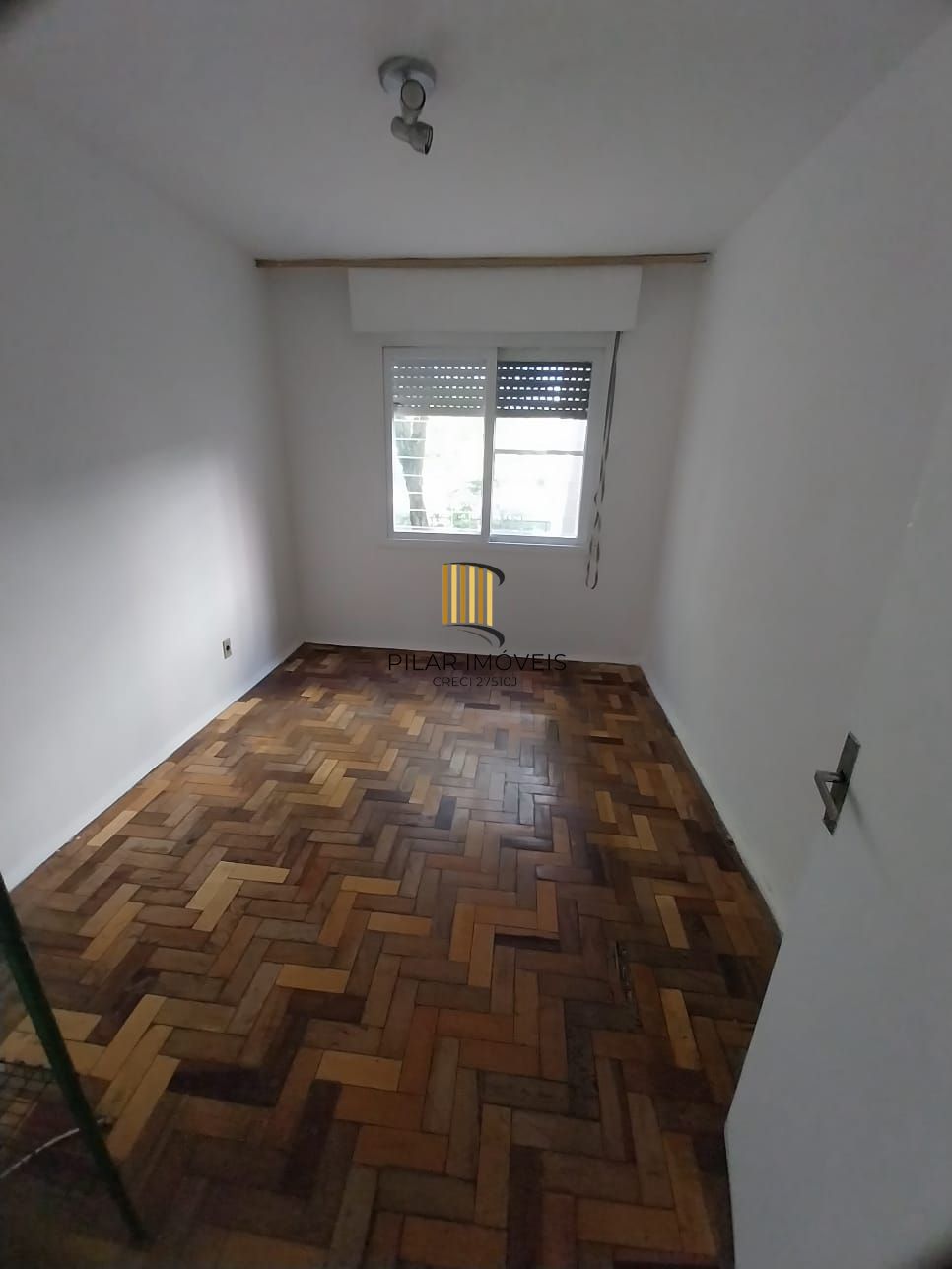 Apto 1D desocupado com BOX no Humaitá P. Alegre, Preço Atrativo