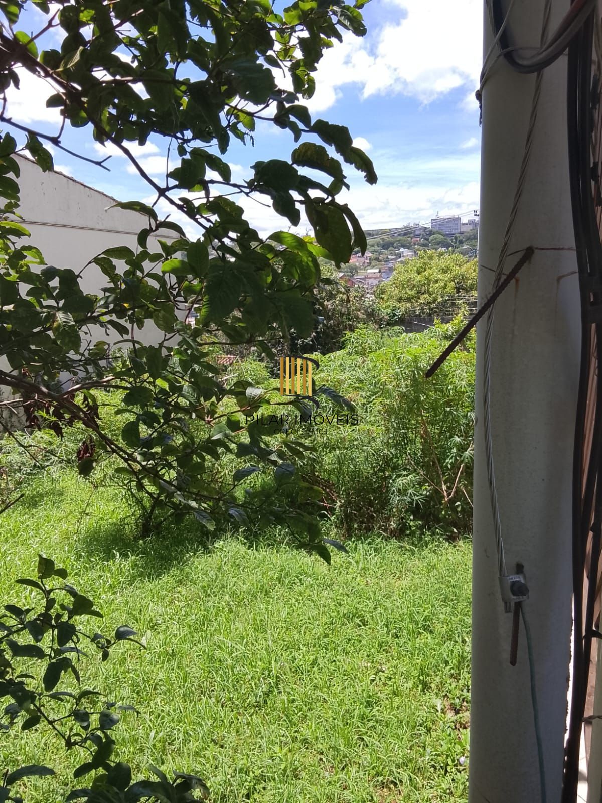 CASA / SOBRADO 5D e 10 vagas 3 Banheiros - Pátio enorme c/ Jacuzi e Pergolado - Living 3 ambientes - Sta Teresa