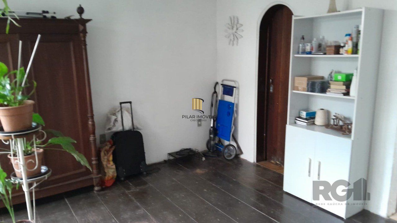 Casa comercial ou residencial com 2 pisos,,próximo Av.Cristovão Colombo