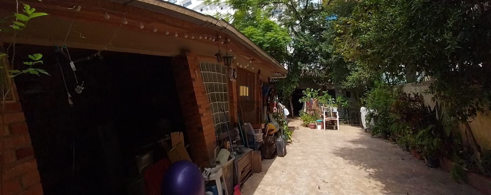 Ótimo Terreno Cidade Baixa, 480,48 m². Plano, com 2 casas em cima.