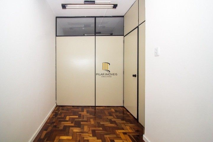 Oportunidade Sala Comercial Centro Frente andar Alto, Preço ATRATIVO.