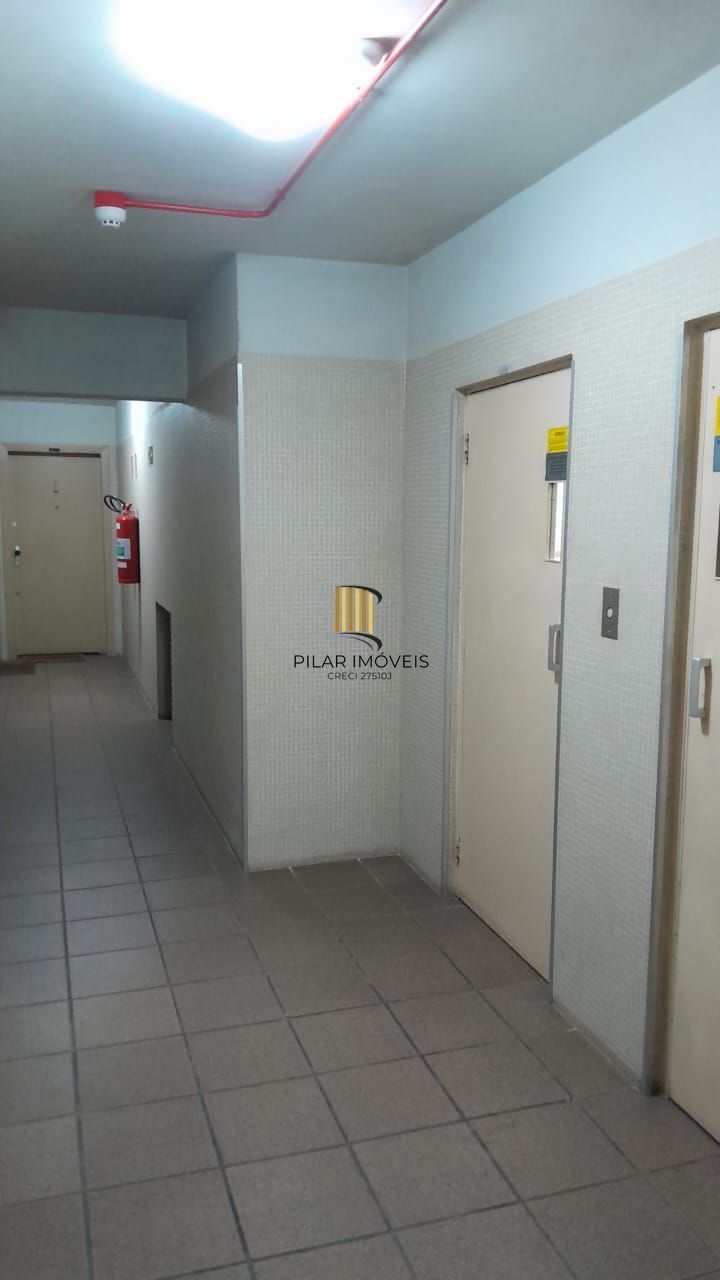 **Apartamento Semi-mobiliado,Sacada no Centro Histórico de Porto Alegre**