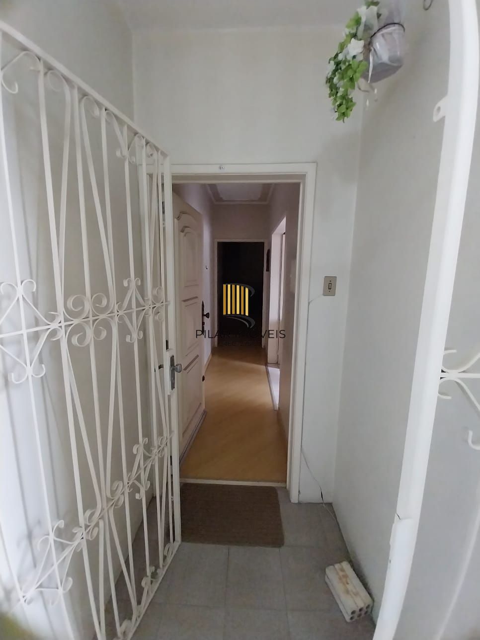 Oportunidade, excelente apartamento 3D, sacada, 2vc, Azenha/Cidade Baixa - P. Alegre - Pilar Imóveis