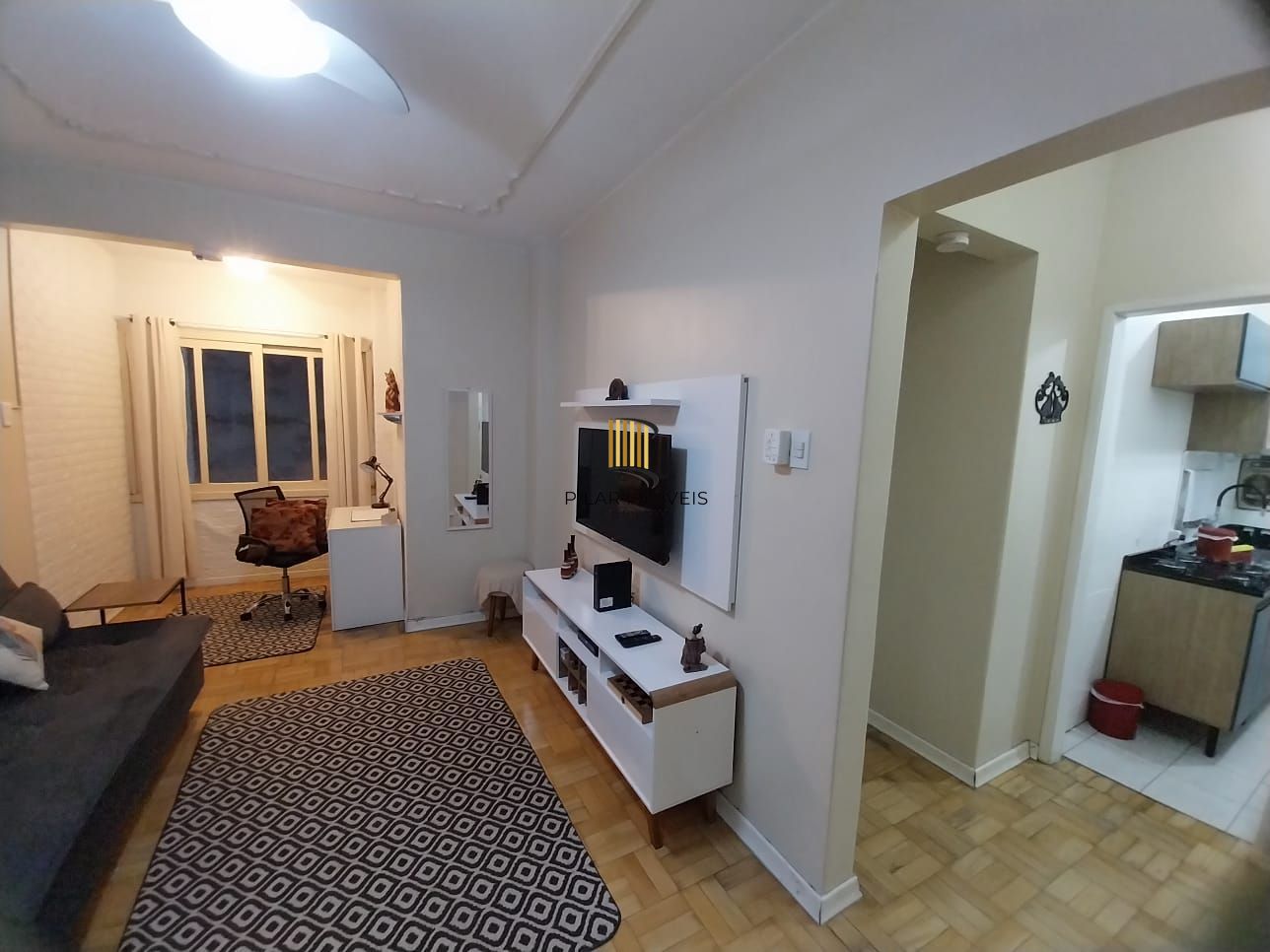 Oportunidade Excelente Apartamento 1D Mobiliado 2 piso com elevador Cidade Baixa.