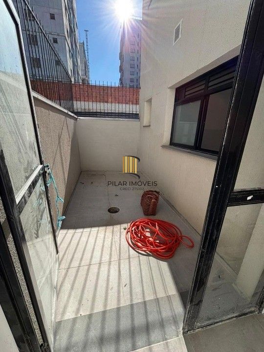 AMPLO APTO GARDEN CIDADE BAIXA 1 DORMITÓRIO 2 PÁTIOS