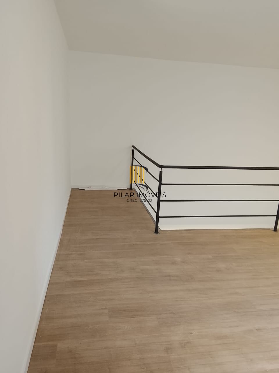 DUPLEX 1D NA CIDADE BAIXA MEZANINO COM CLOSET