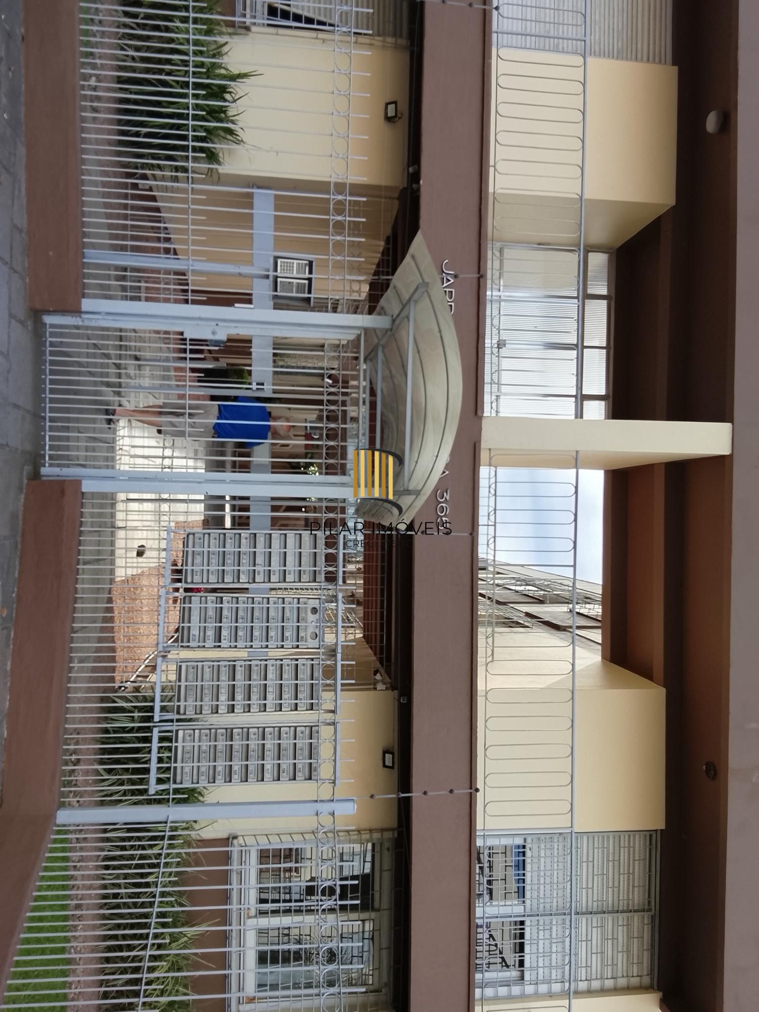 Ótimo apartamento 1D, desocupado na Medianeira, preço atrativo.