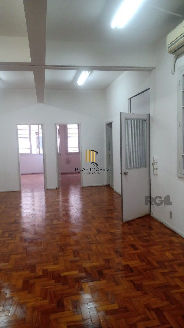 Apartamento no Centro Histórico ,2 dormitórios,desocupado