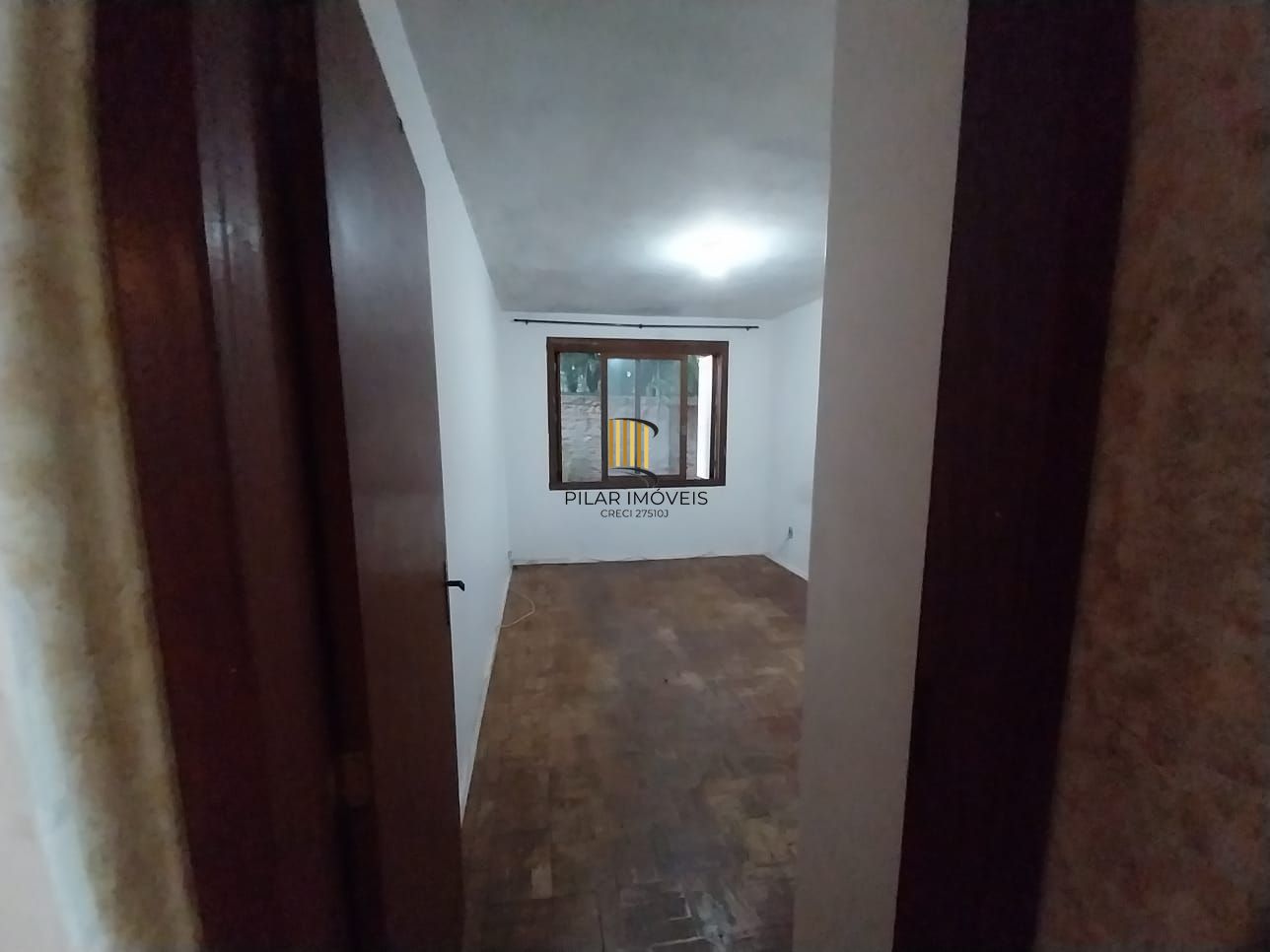Apartamento térreo, 2 dormitórios. 2 banheiros, demais peças, Menino Deus