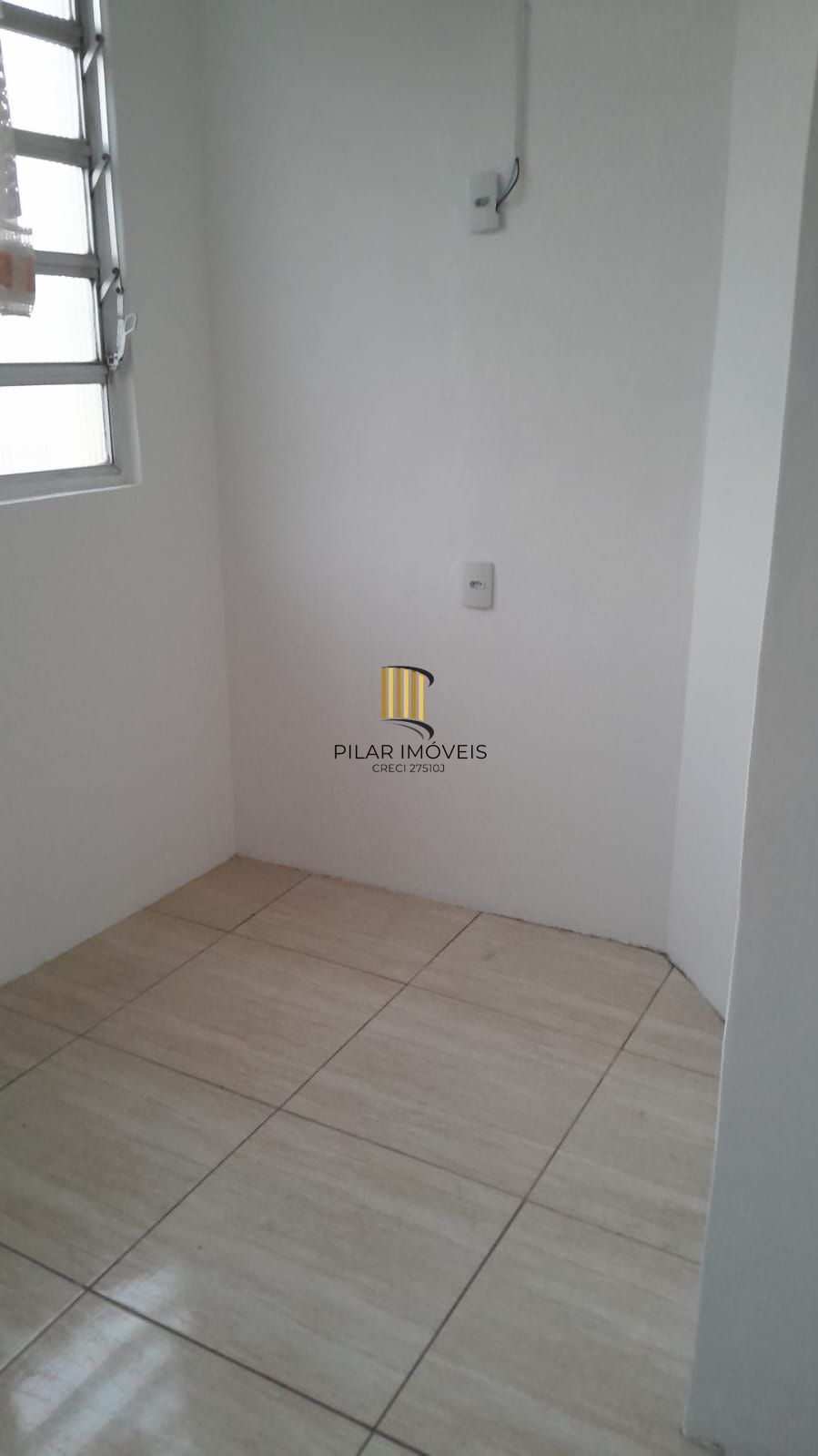 Excelente e amplo apartamento 2D desocupado na Cidade Baixa, Porto Alegre, Preço Atrativo.
