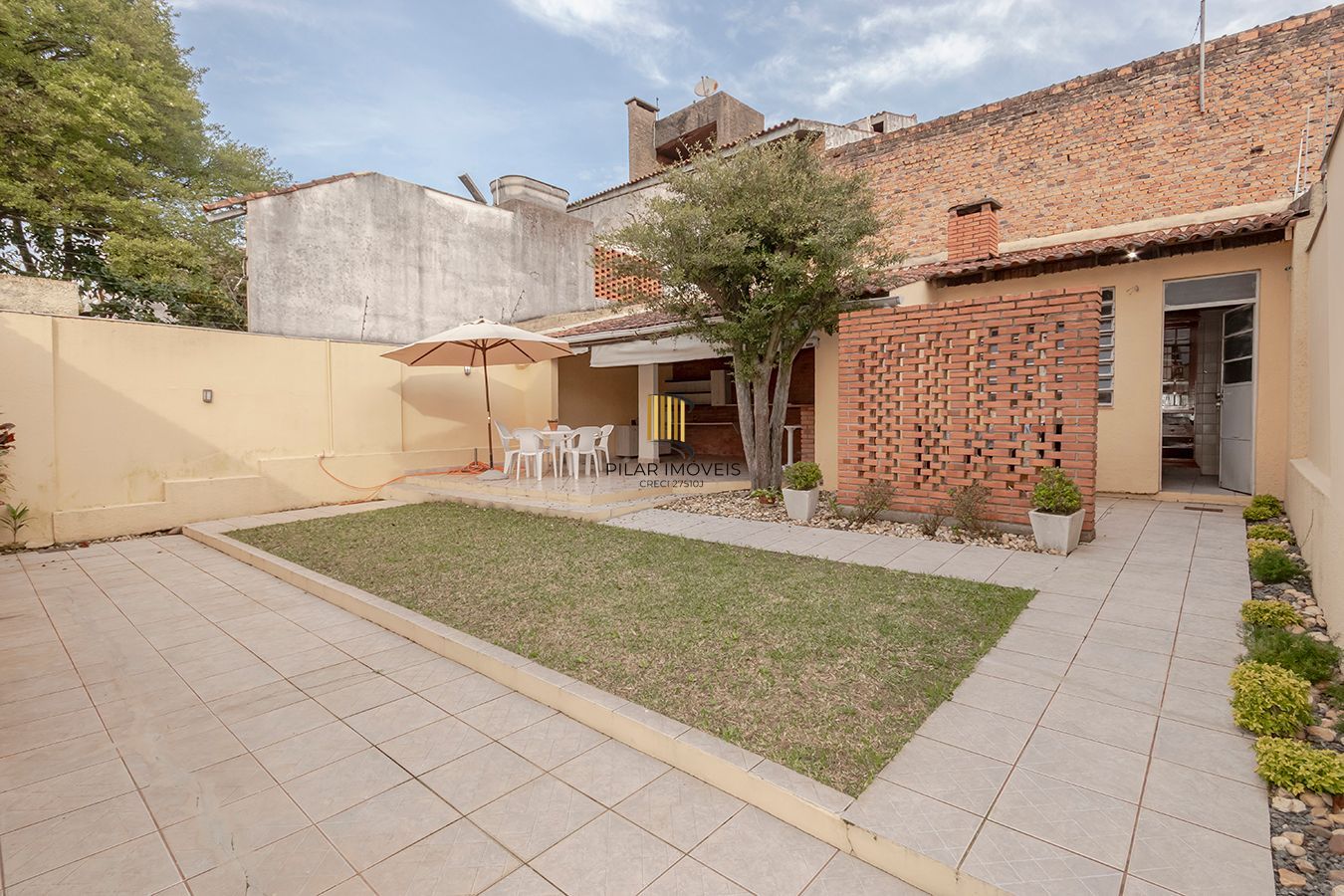 Bela residência,mobiliada e ampla com 222 M2 à venda com EXCLUSIVIDADE !