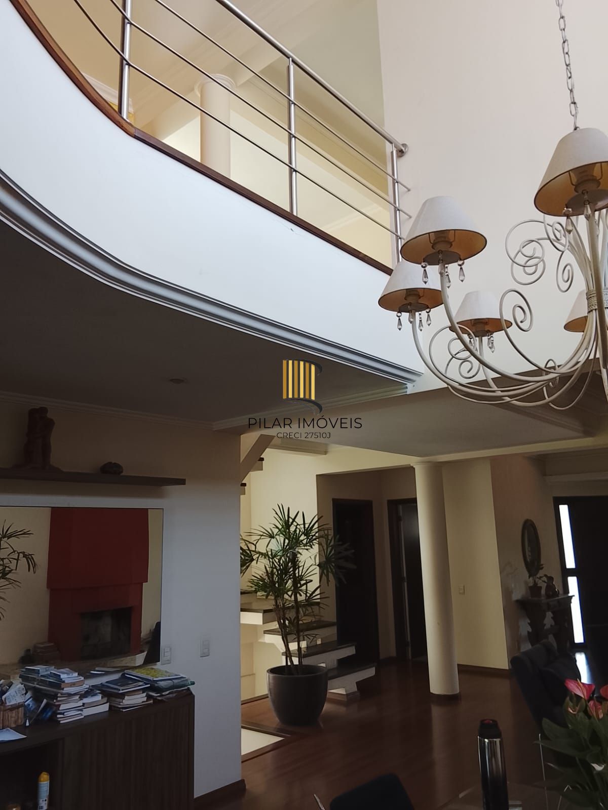 CASA / SOBRADO 5D e 10 vagas 3 Banheiros - Pátio enorme c/ Jacuzi e Pergolado - Living 3 ambientes - Sta Teresa