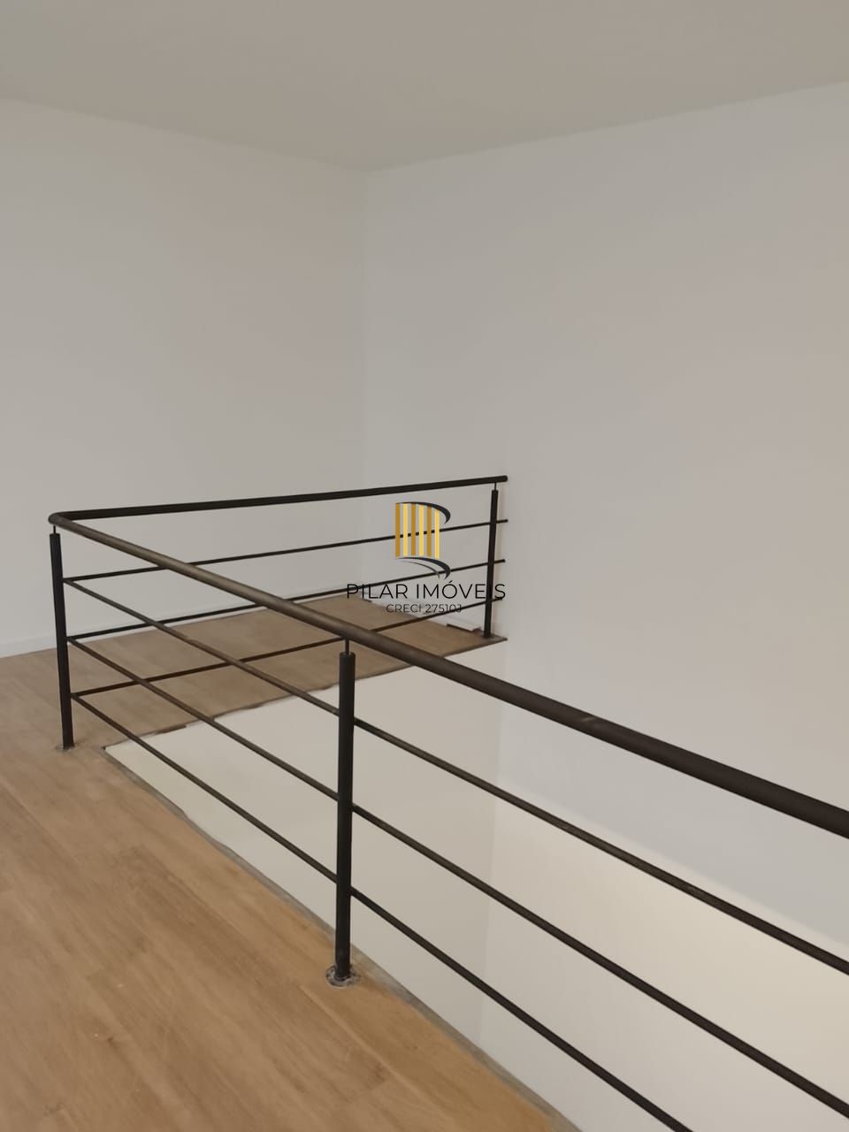 DUPLEX 1D NA CIDADE BAIXA MEZANINO COM CLOSET