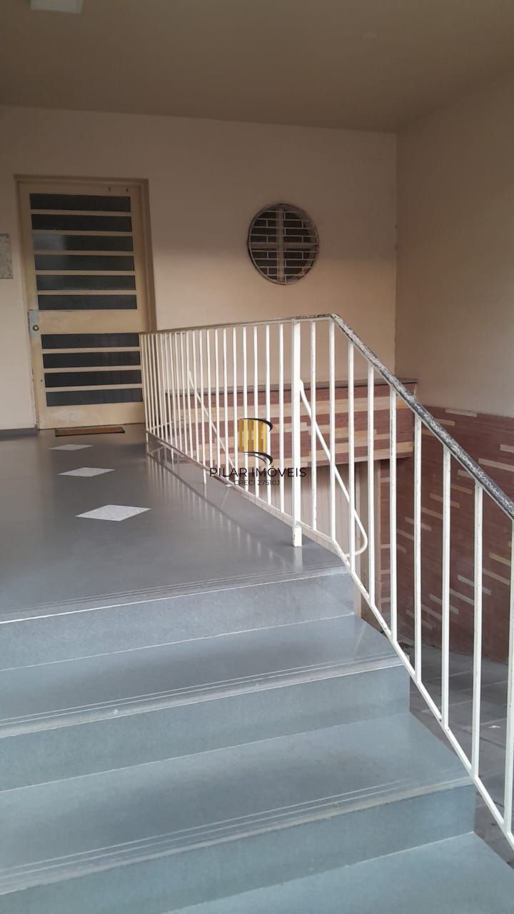 Amplo apartamento de frente de 2 quartos,com sacada,churrasqueira na cozinha