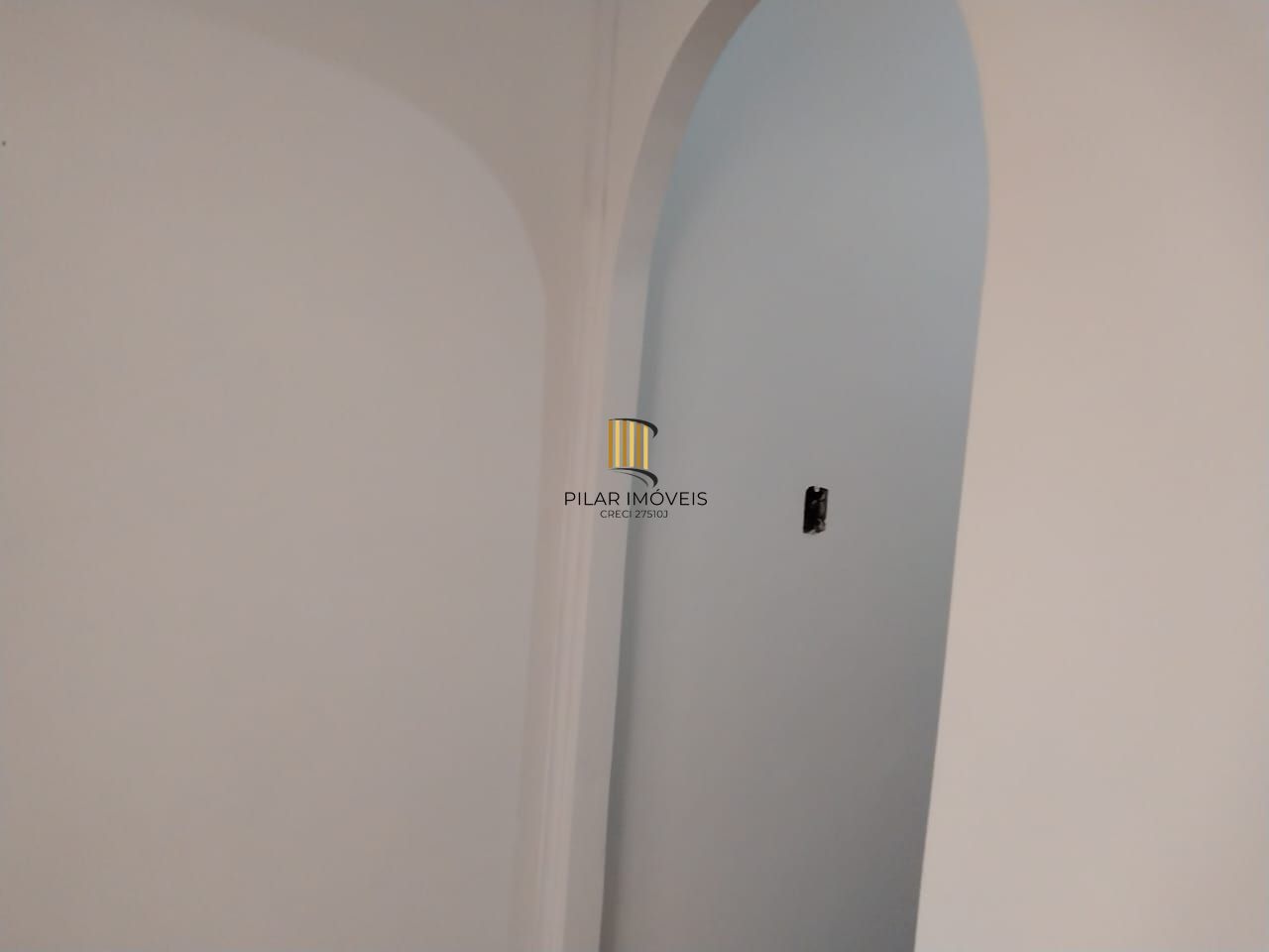 Oportunidade, partamento 1 dorm. demais peças, Trav. do Carmo.