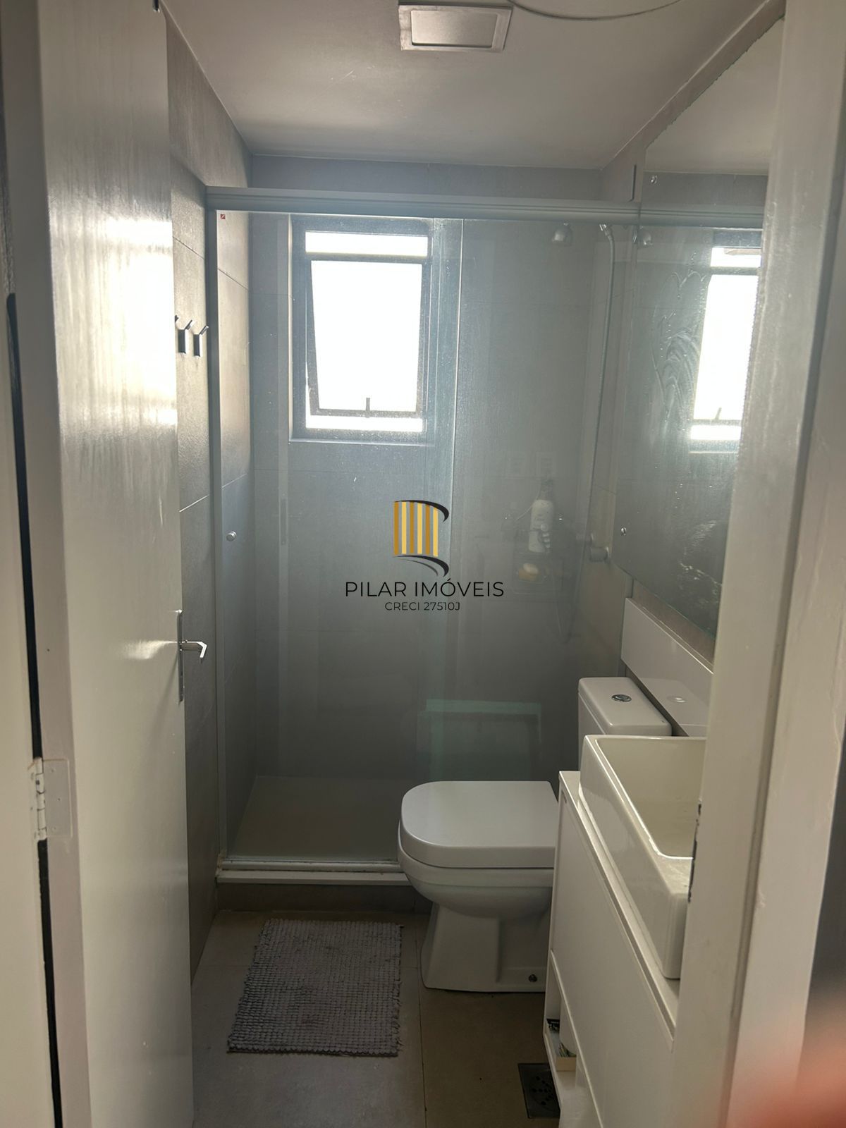 **Apartamento Semi-mobiliado,Sacada no Centro Histórico de Porto Alegre**