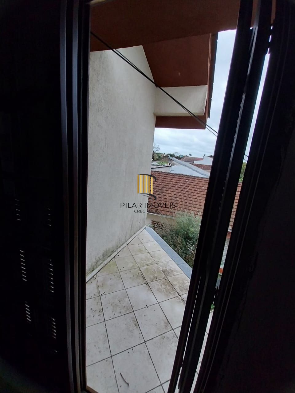 Casa ampla 5 D E 4 Banheiros, 2 vagas - Sta Tereza - Porto Alegre