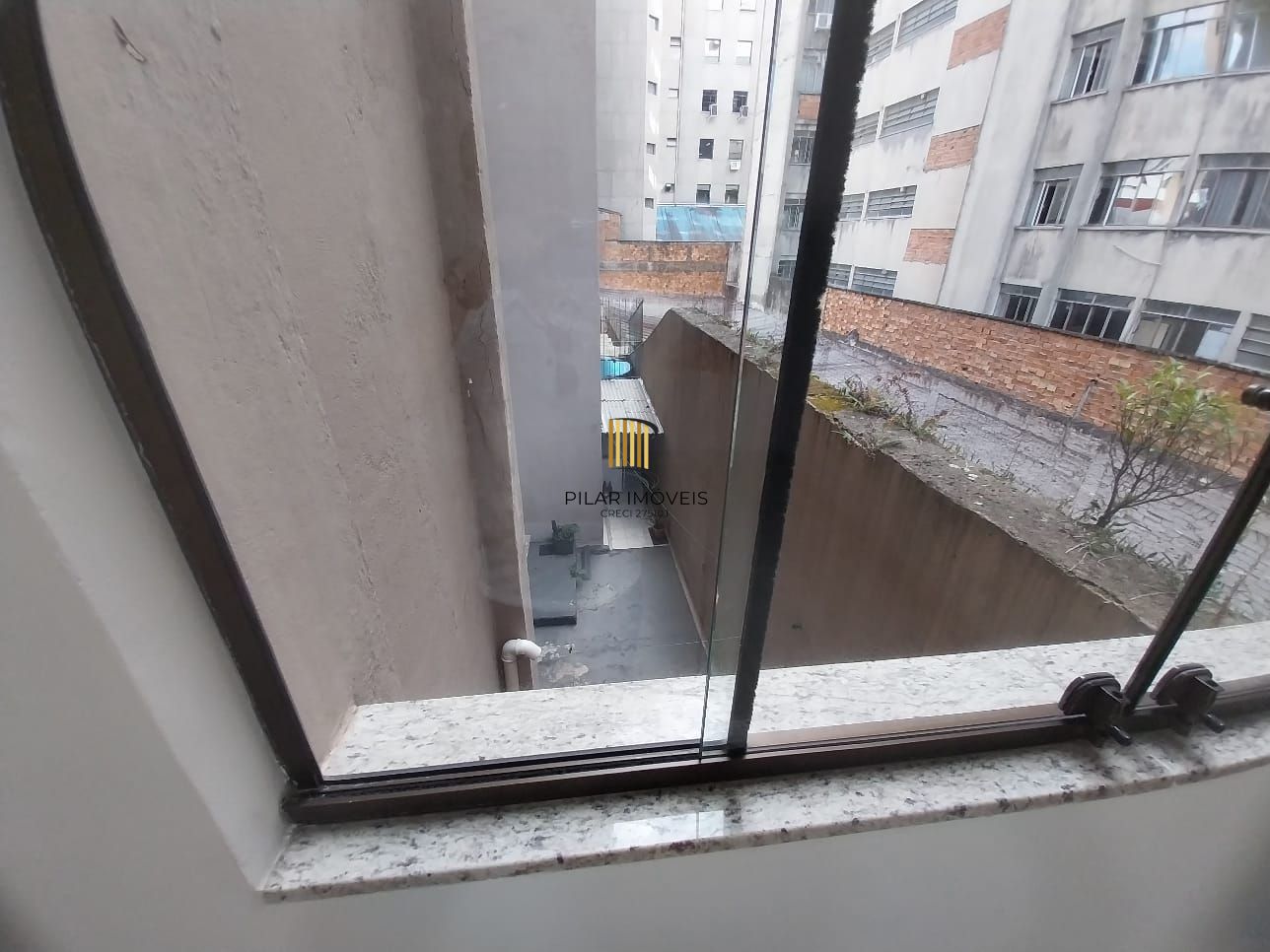 JK recém reformado, 2 piso, elevador, andradas esquina com Bento Martins, centro histórico