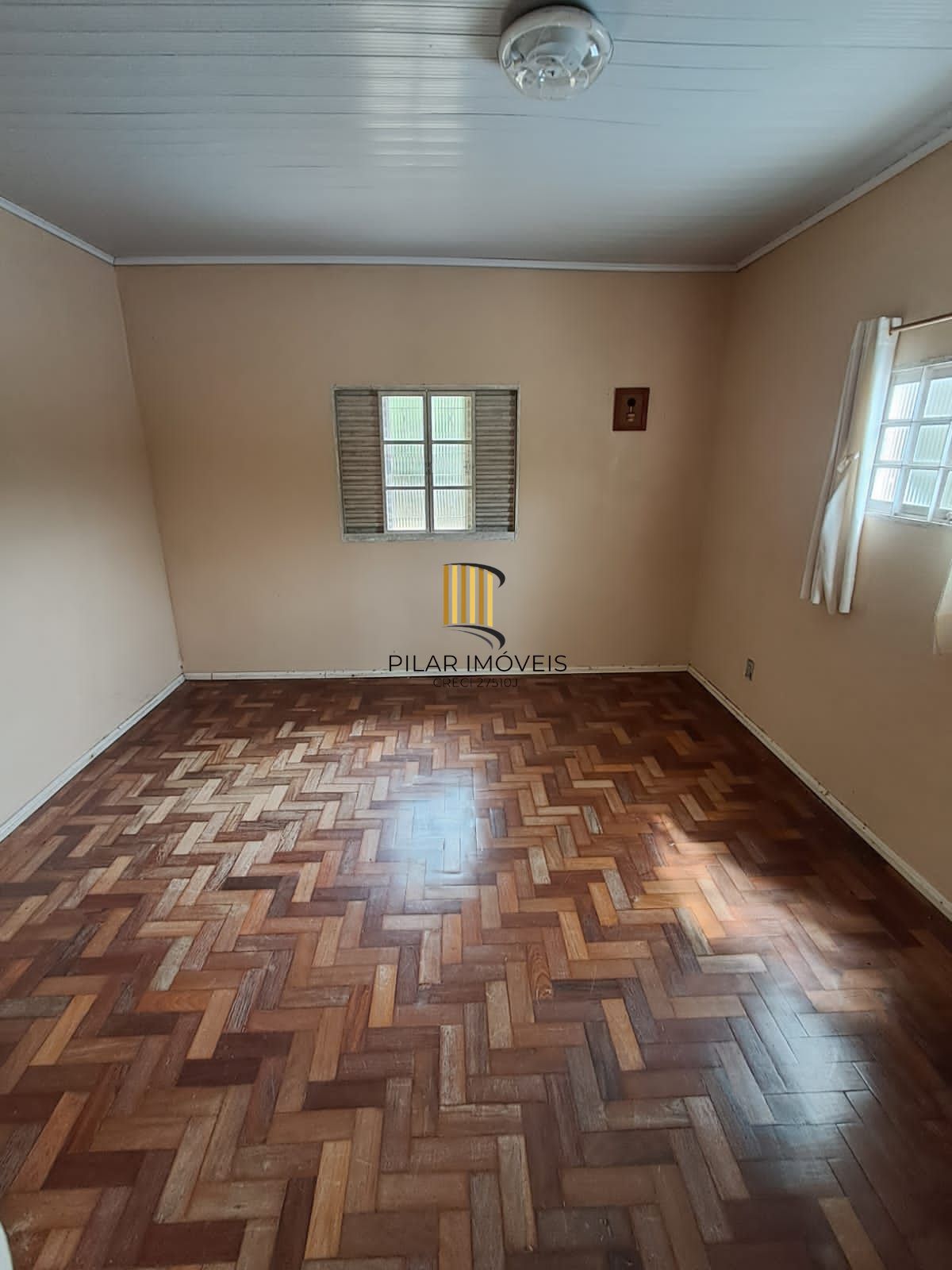 Sítio à Venda com 1390m² e 3 dormitórios,sendo 1 suíte, por R$ 198.000