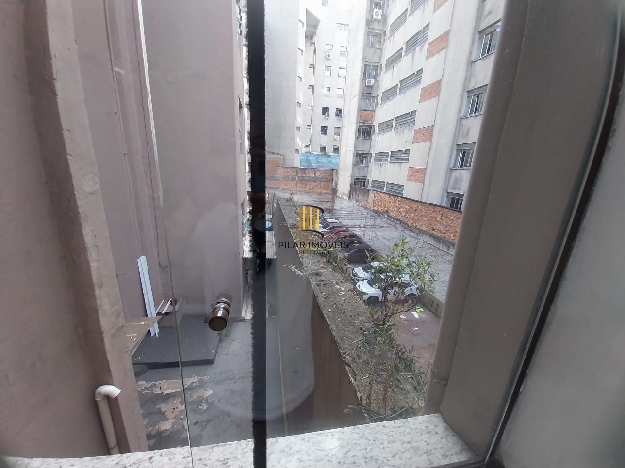 JK recém reformado, 2 piso, elevador, andradas esquina com Bento Martins, centro histórico