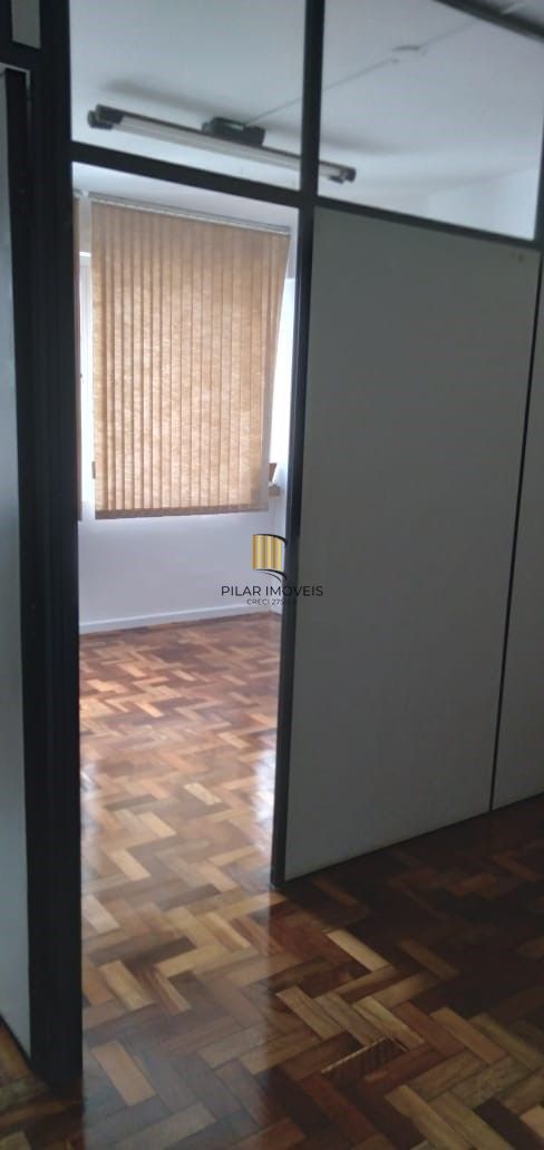 Oportunidade Sala Comercial Centro Frente andar Alto, Preço ATRATIVO.