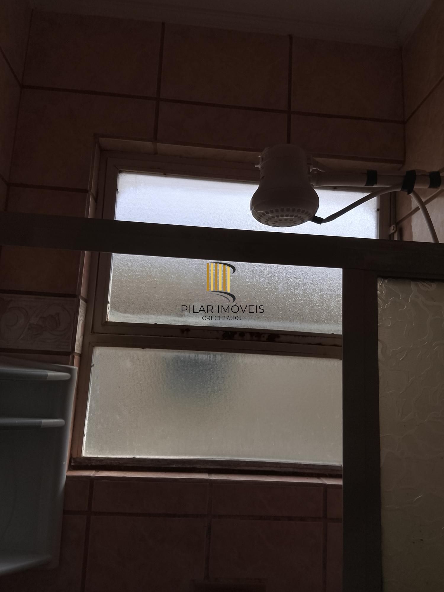 Ótimo apartamento 1D, desocupado na Medianeira, preço atrativo.