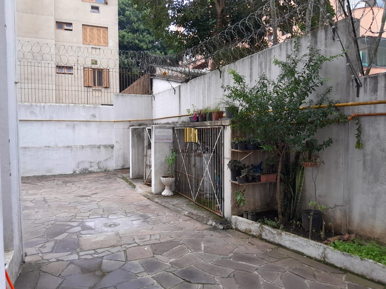 Ótimo apartamento,2 quartos, totalmente reformado, 2boxes escriturados