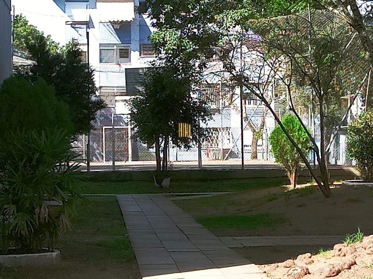 Apartamento com 2 Quartos,com box,no Bairro Humaitá