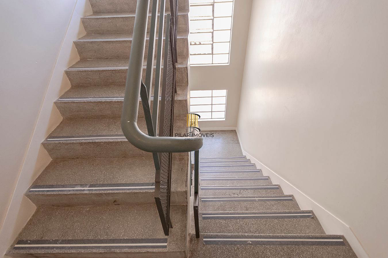 Apto 2dormitórios com 01suíte na Florencio Ygartua