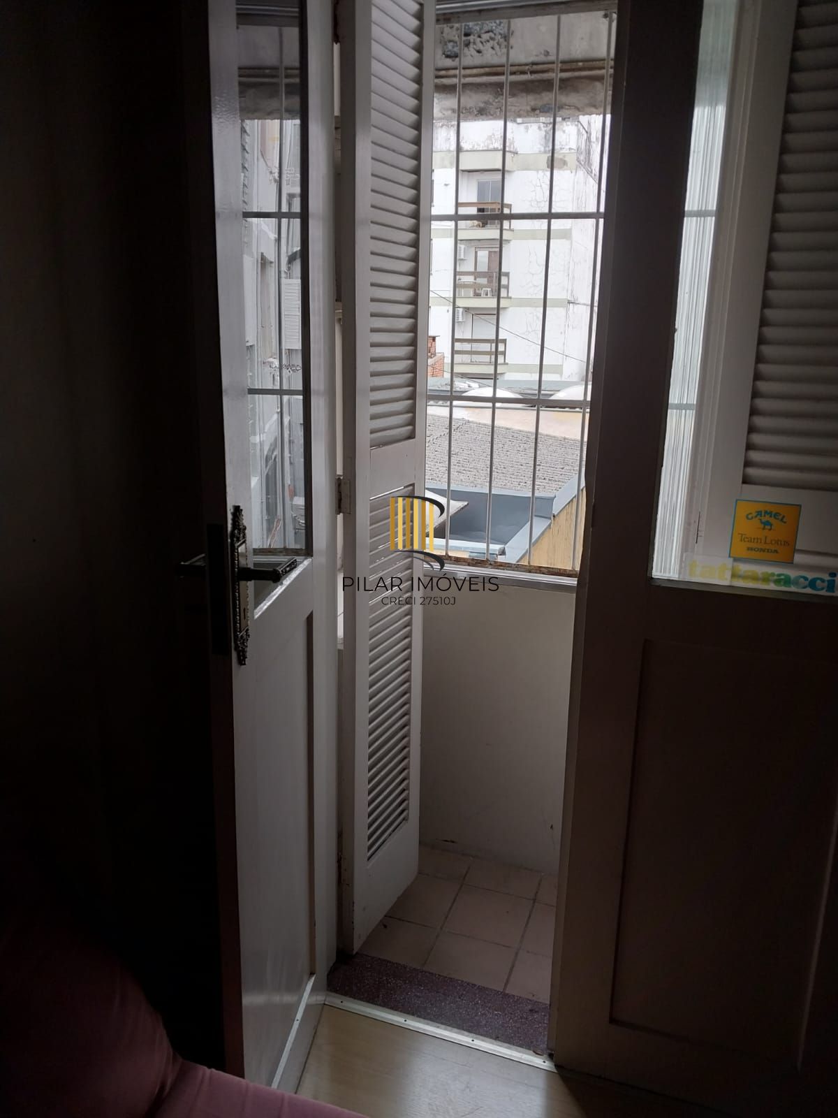 Oportunidade, excelente apartamento 3D, sacada, 2vc, Azenha/Cidade Baixa - P. Alegre