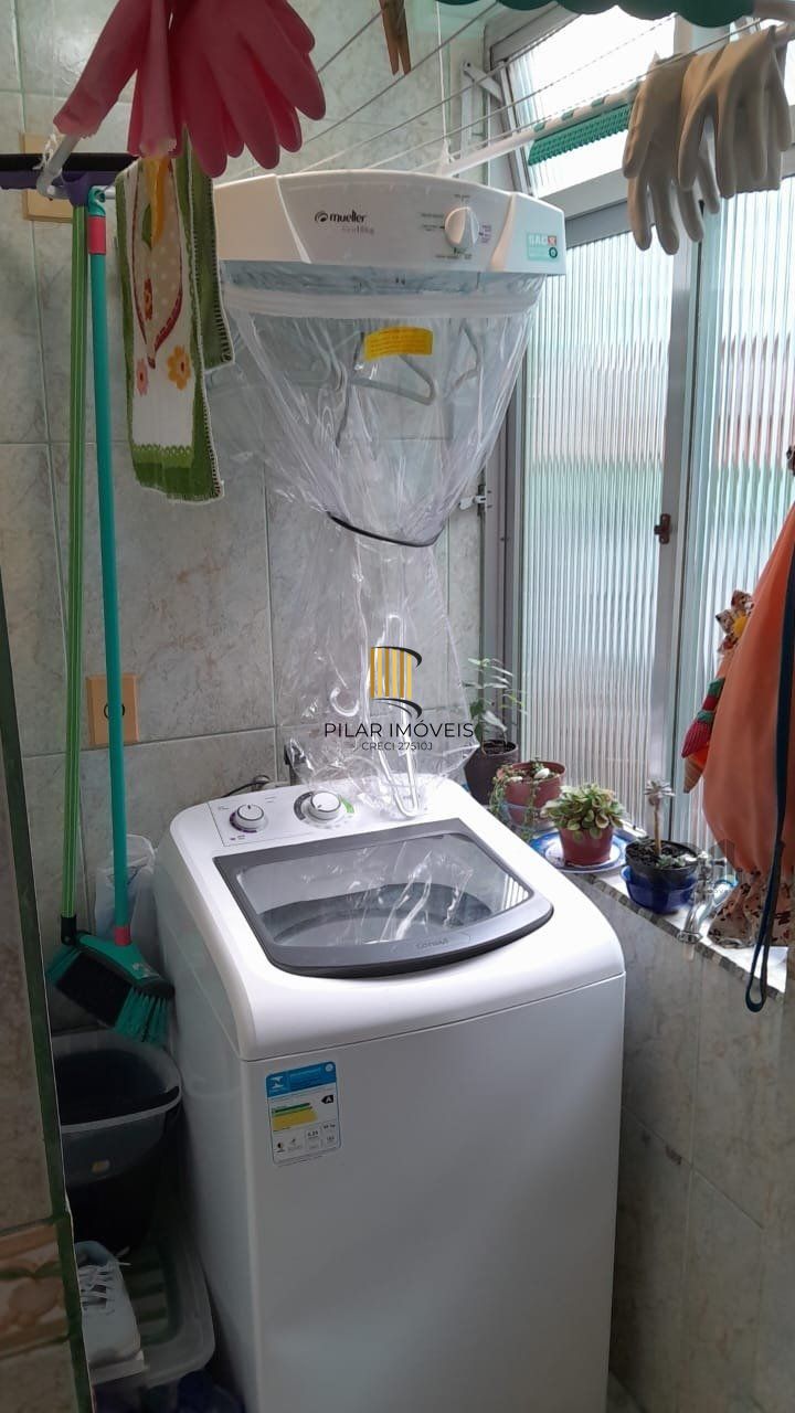 Apartamento todo reformado e mobiliado na Rua Taquary, com box rotativo