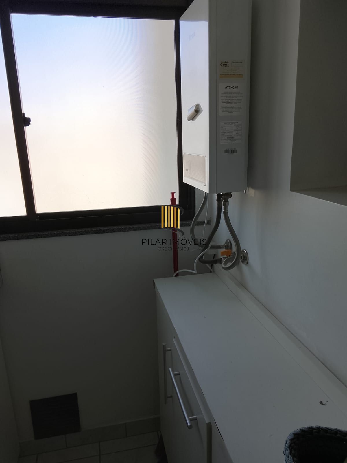 Excelente Apartamento 3D, transformado em 2D, closet mobiliado c/ vaga - Cidade Baixa - Preço Atrativo