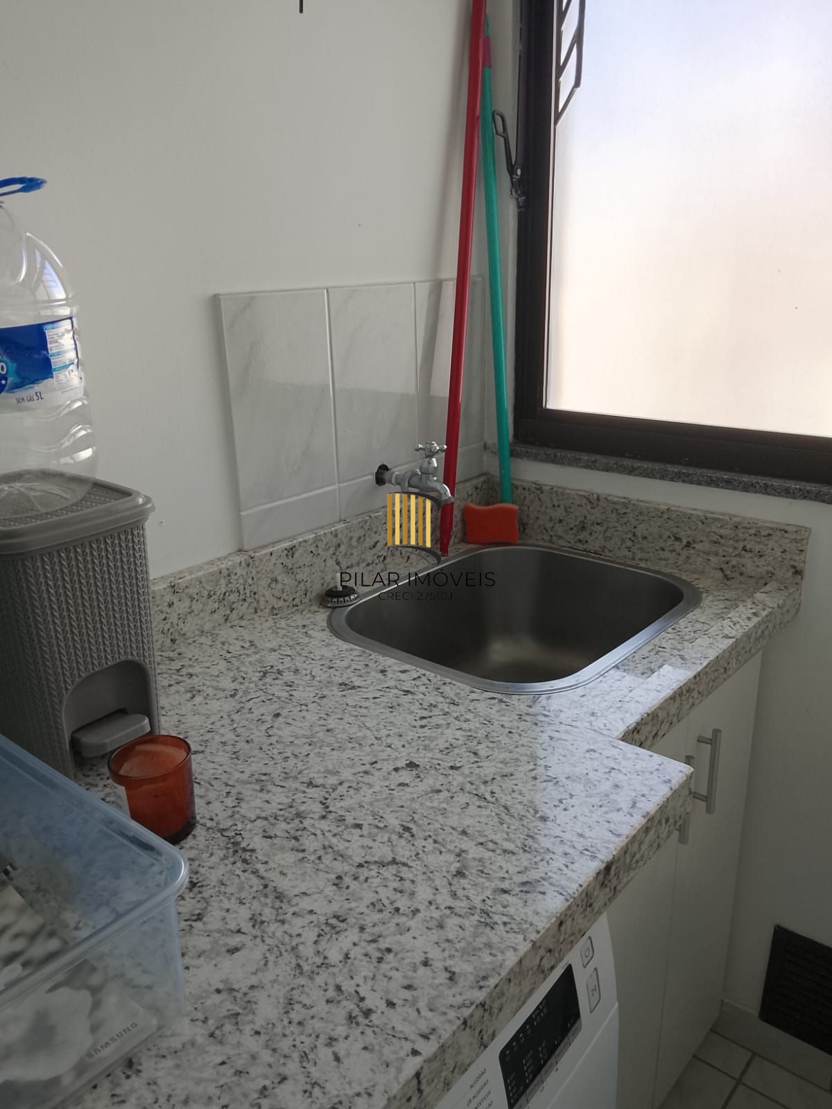 Excelente Apartamento 3D, transformado em 2D, closet mobiliado c/ vaga - Cidade Baixa - Preço Atrativo