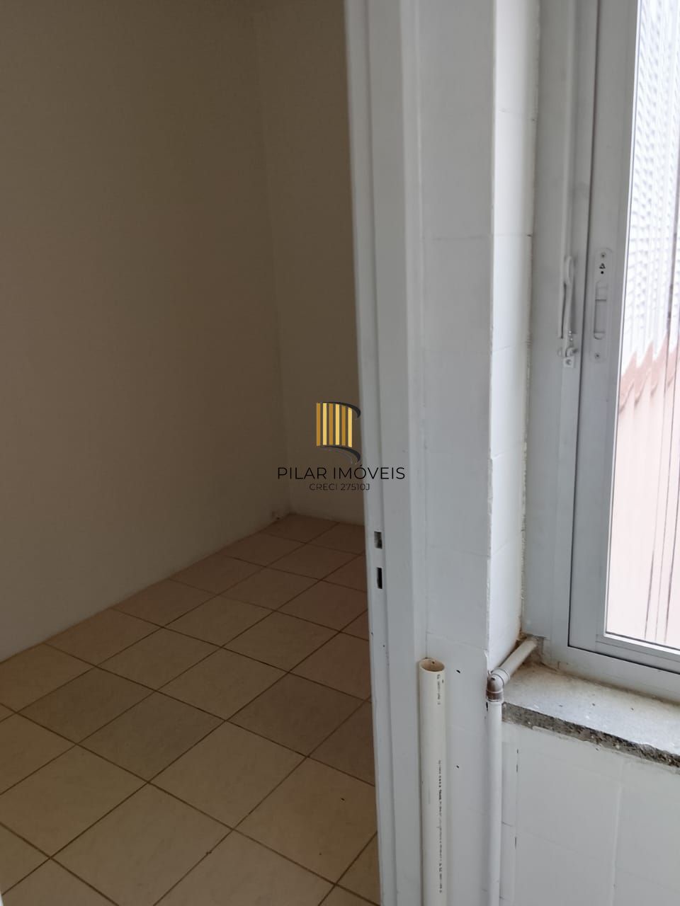 Excelente apto 2 dormitório recém reformado, vaga coberta e fechada - Vila Ipiranga