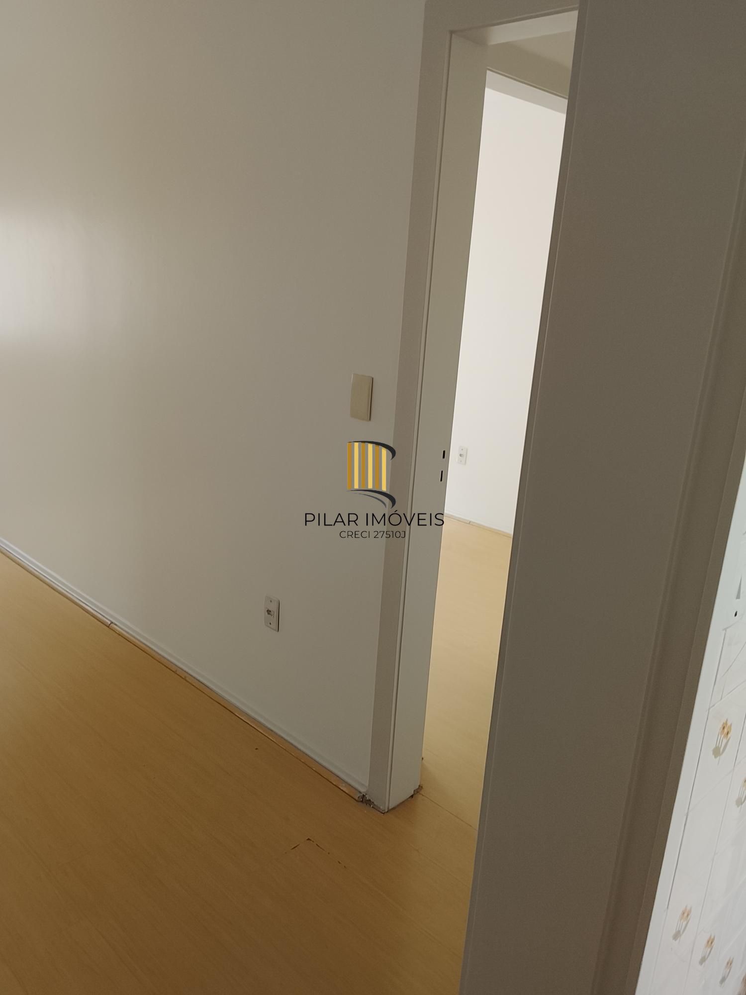 Excelente apto Lateral. 1D, sala, coz, área de serv. banh. Preço Atrativo!