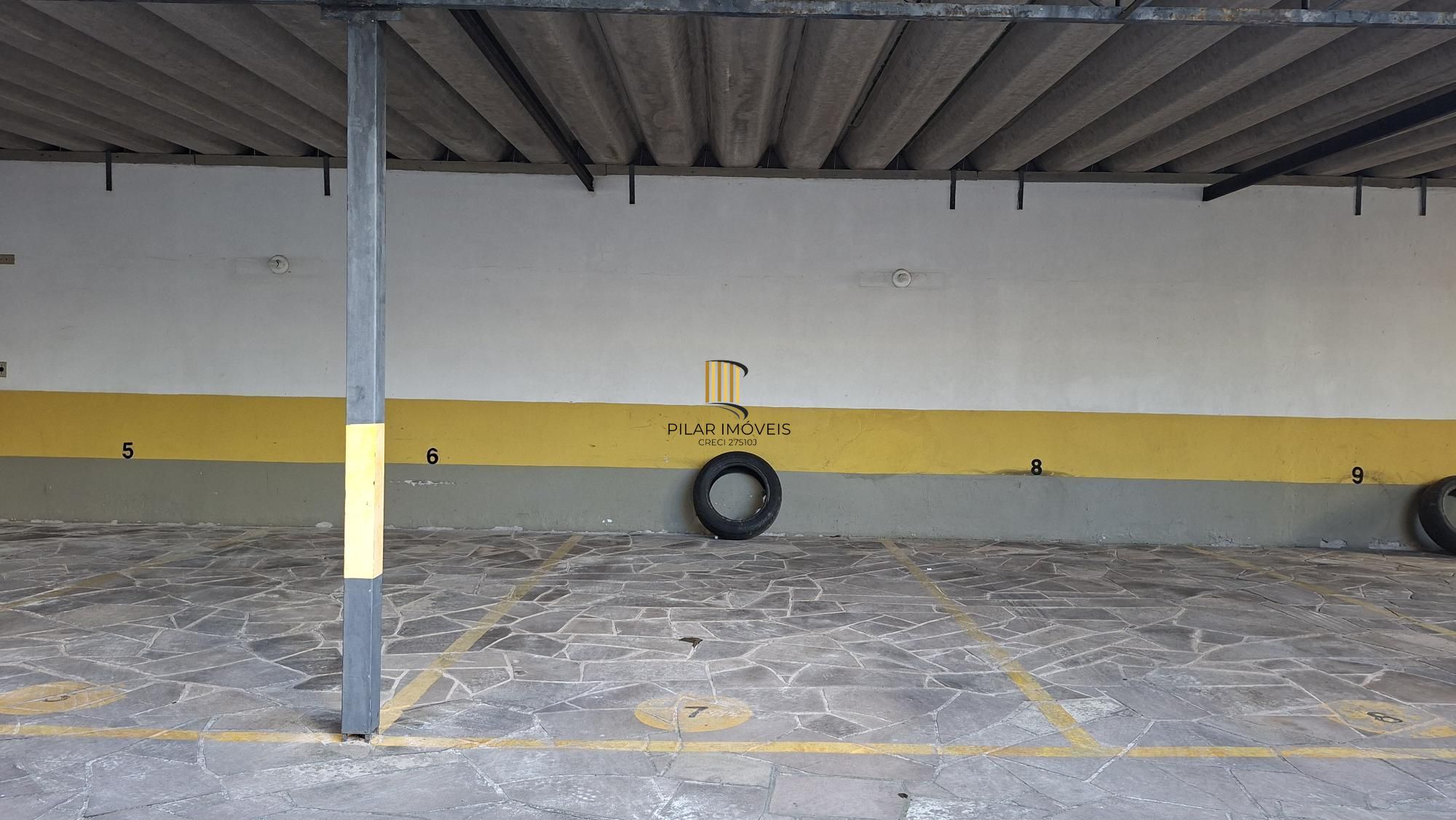 Apartamento com sacada e suite