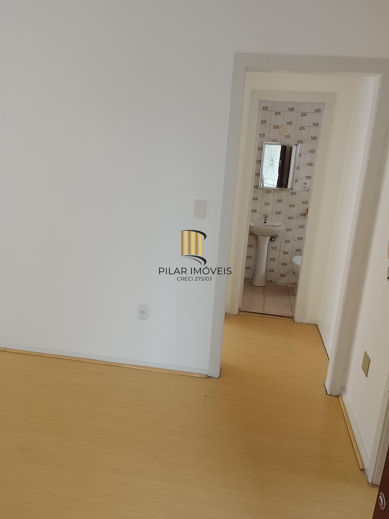 Excelente apto Lateral. 1D, sala, coz, área de serv. banh. Preço Atrativo!